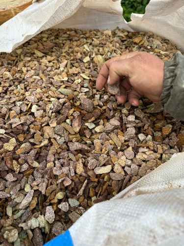 Златолит персиковый декоративная каменная крошка купить в Осе