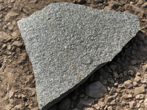 Плитняк златолит Уральский для цоколя, отмостки купить в Осе