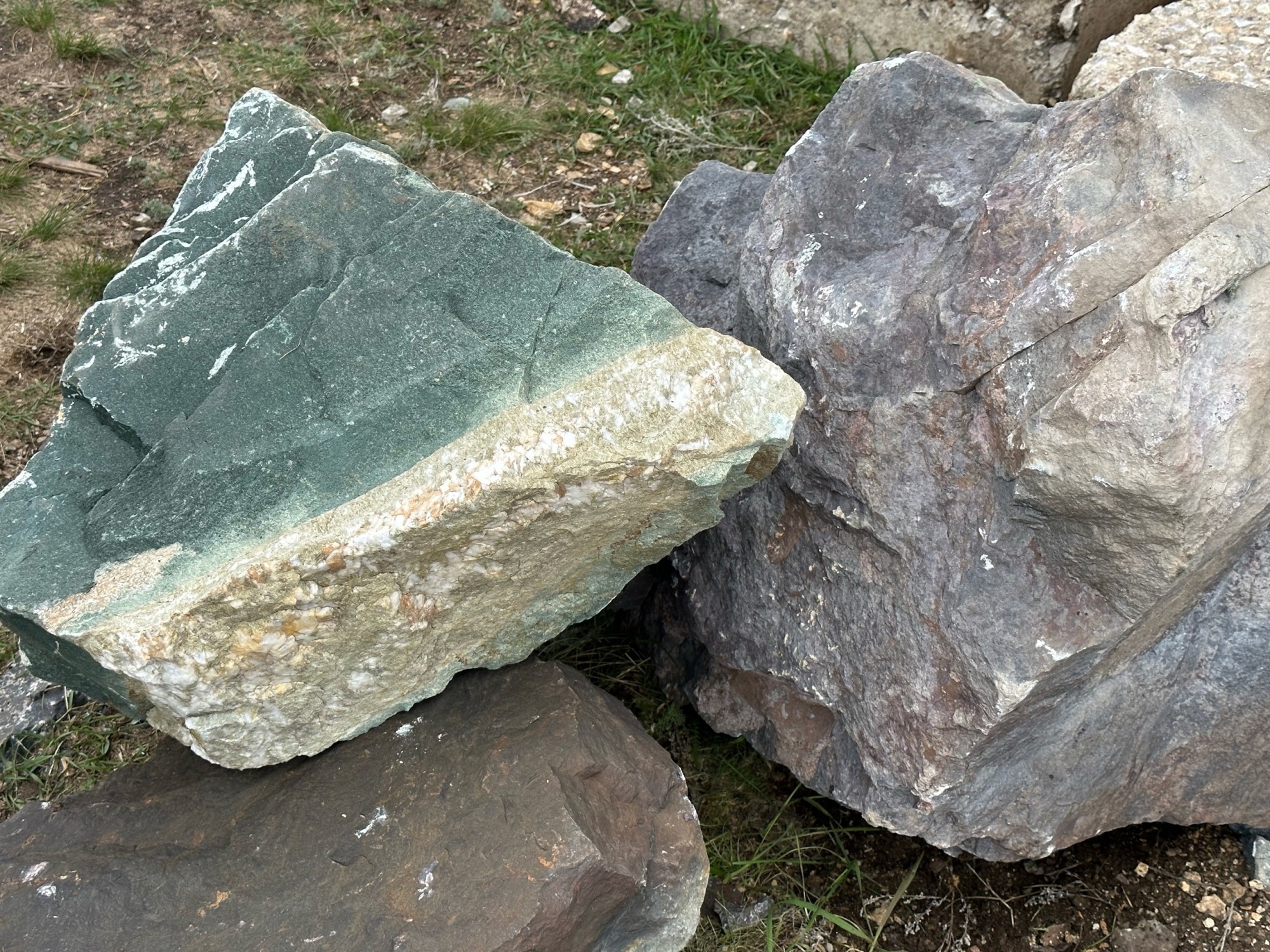 Камни для ландшафтного дизайна зелёные 10-60 килограмм купить в Осе