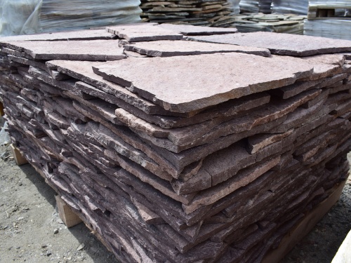 Плитняк лемезит бордовый для облицовки цоколя 20-25 мм  купить в Осе