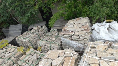 Гранитный плитняк галтованный для парковки купить в Осе