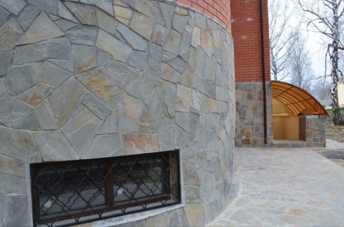 Плитняк златолит Уральский для цоколя, отмостки купить в Осе